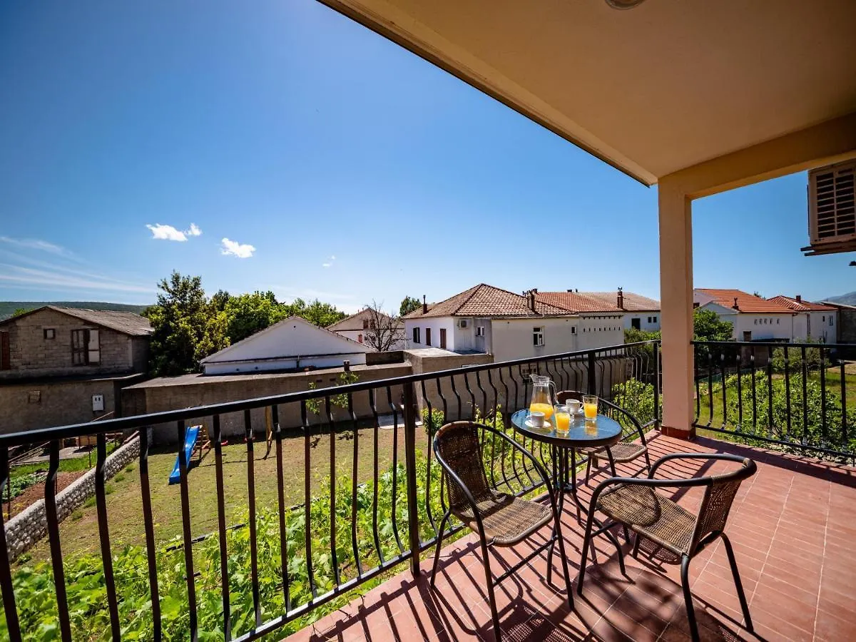 Apartments Zora Seline Croatia