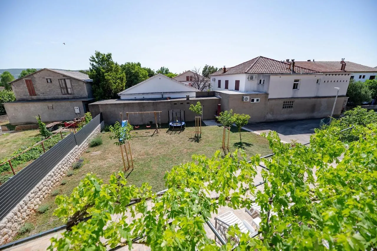 Apartments Zora Seline Croatia