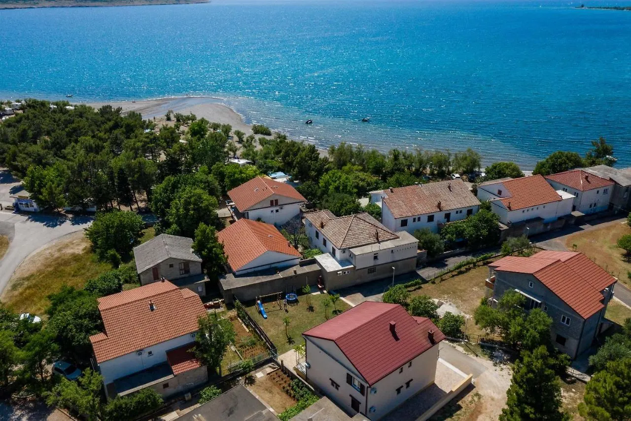 Apartments Zora Seline